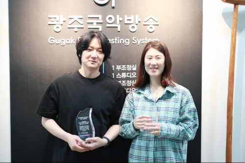 수상자 고미란 피디(좌).jpg